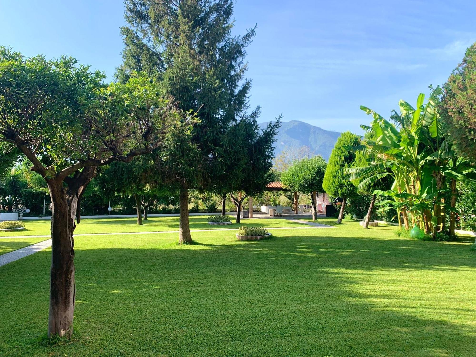 Villa Josette Sant'Egidio del Monte Albino Luaran gambar